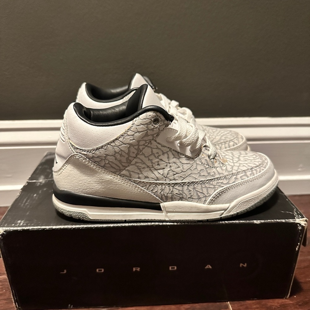 Jordan 3 Retro Flip | Kids SZ 3 | White and Black Sneakers